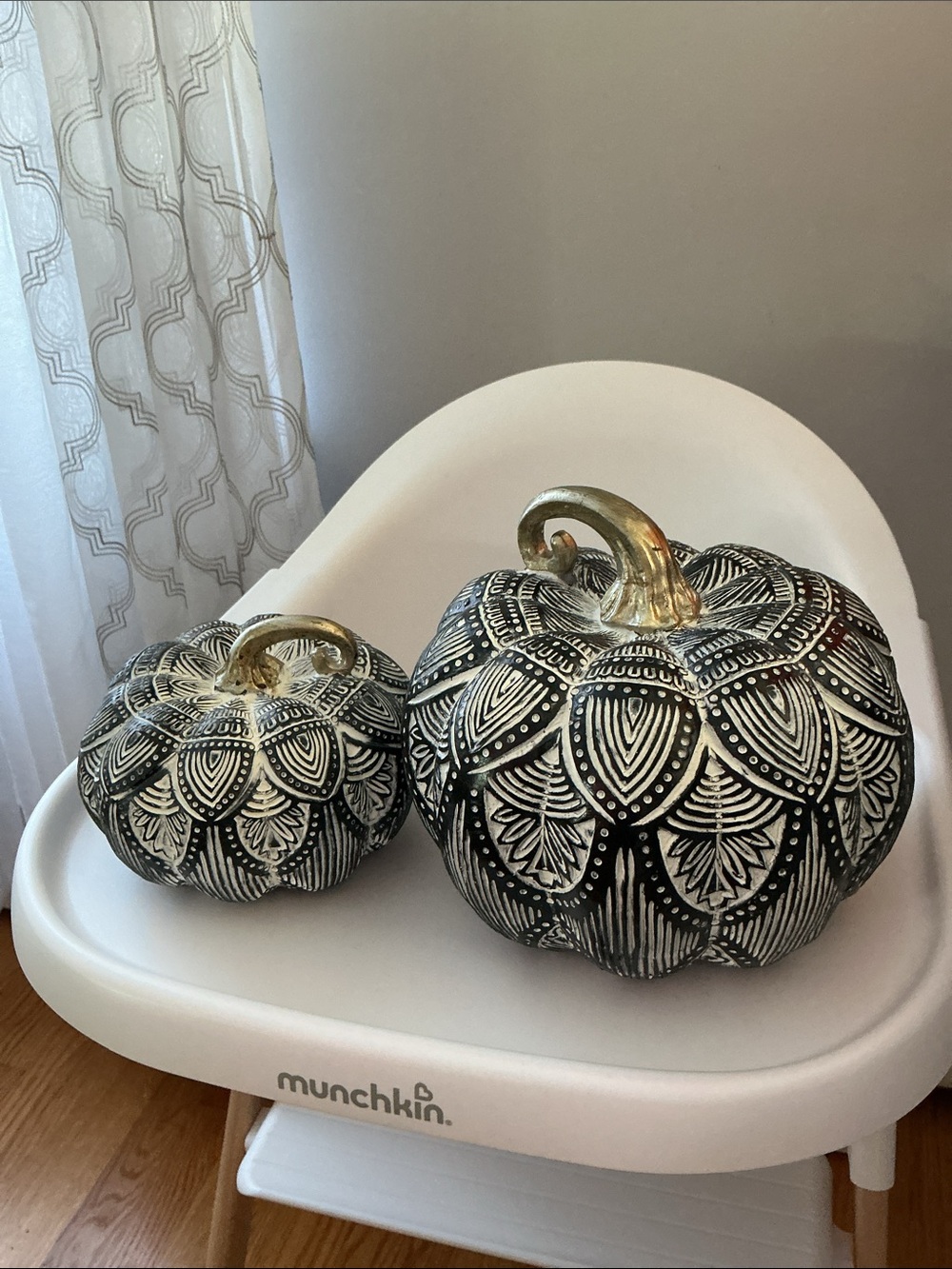 Halloween  🎃 Pumpkins, featuring intricate black-and-white pattern metallic.